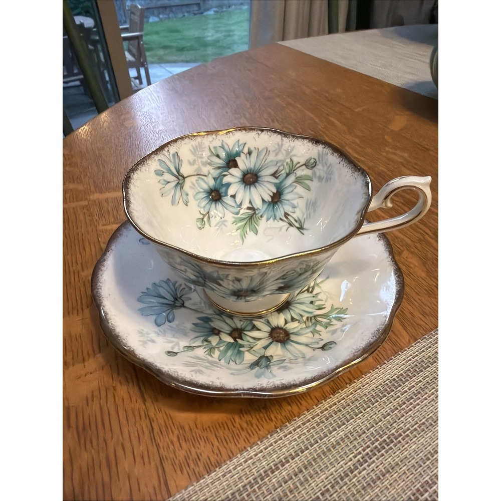 Vintage Royal Albert "MARGUERITE" Fine Bone China English Tea Cup & Saucer Set